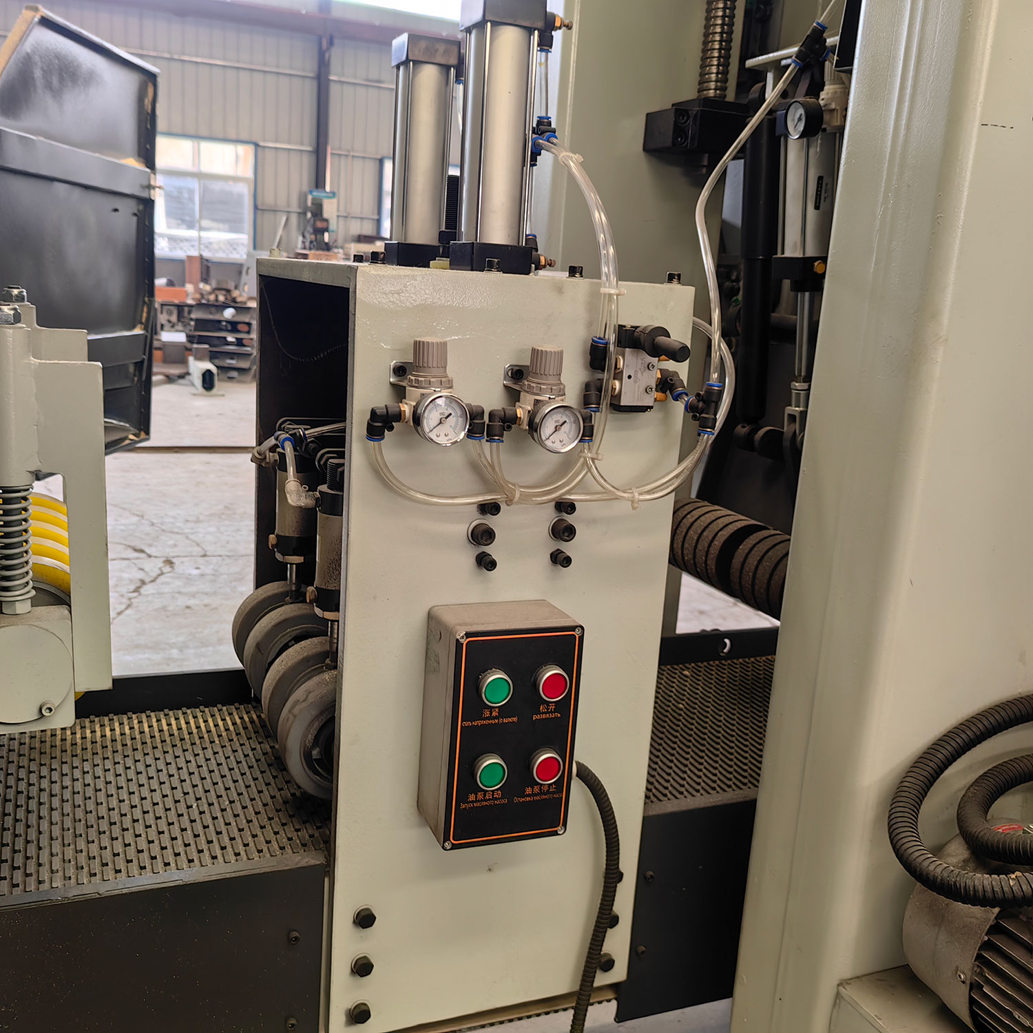 Станок ленточнопильный горизонтальный четырехпильный