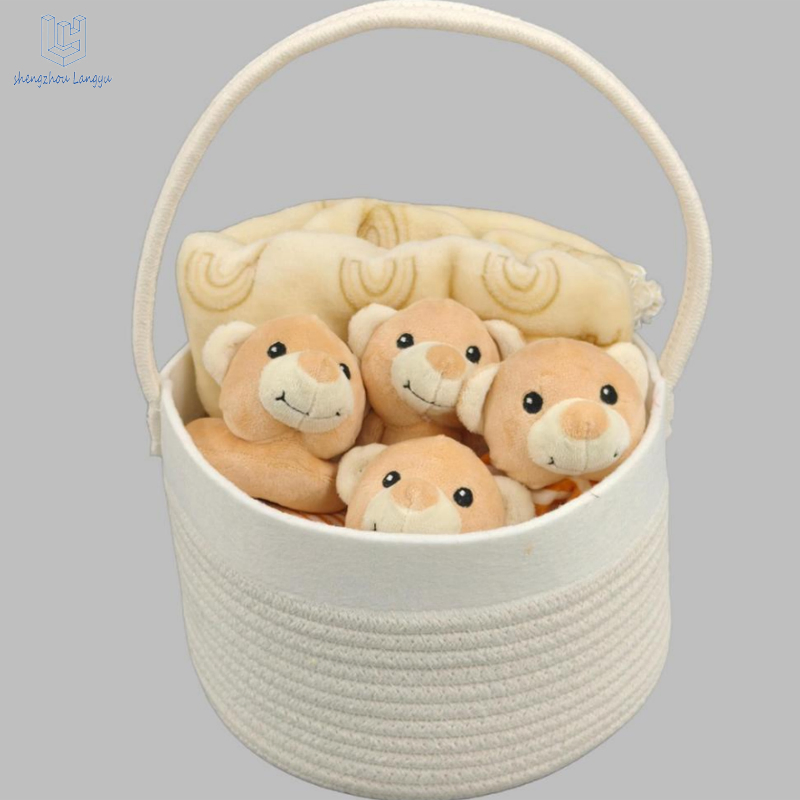 Wholesale Langyu Animal Basket with 4 Cute Fox Plush Toys & Blanket Set Baby with Sound/Bed Wrapped/Comforter/Rattle /Blanket