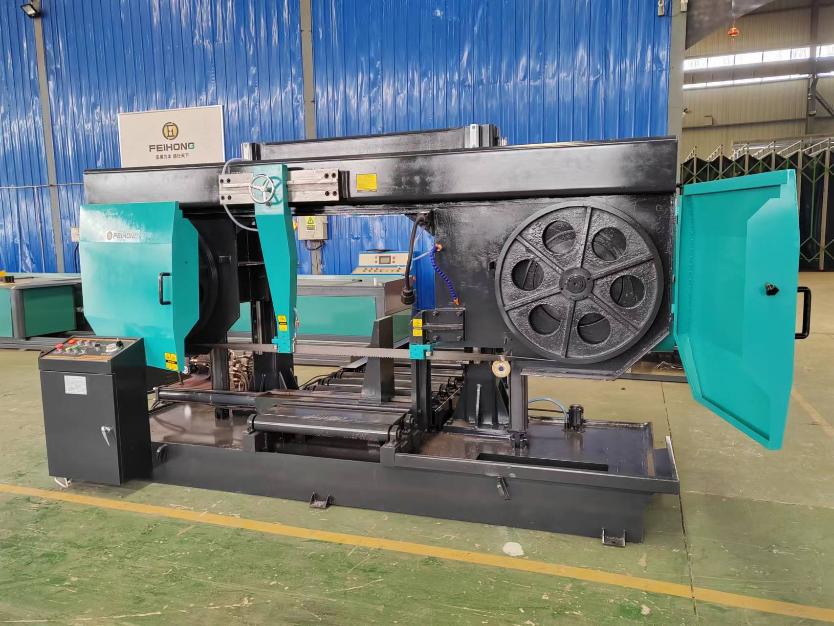 Ленточнопильный станок по металлу 800 мм промышленный