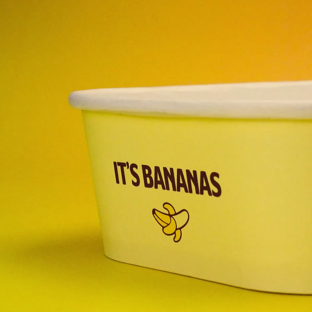 Disposable Eco-Friendly Kraft Paper Salad Bowl with Lid for Takeaway Food Packaging