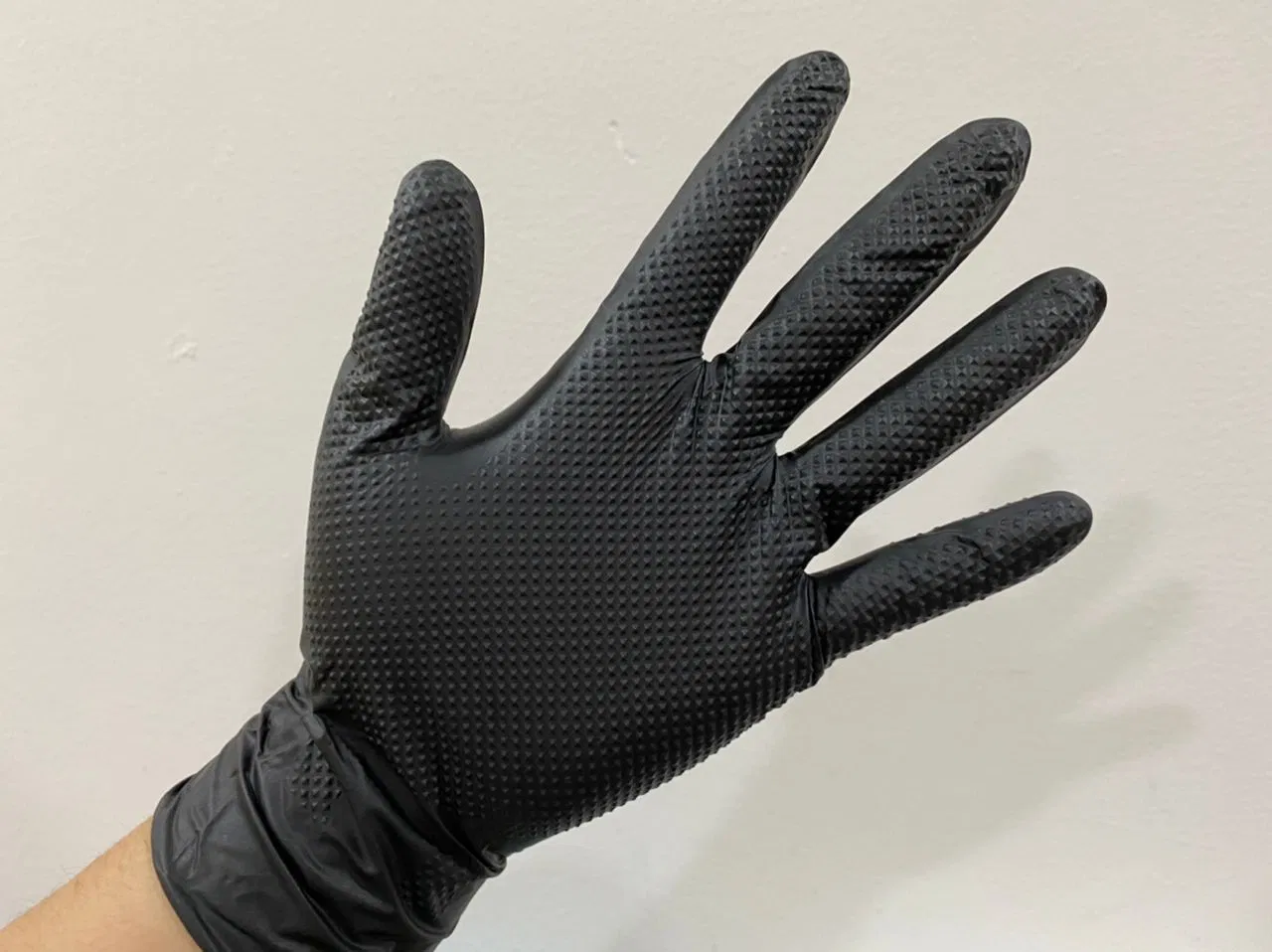 Black Color Disposable Diamond Textured Ntrile Gloves CE Certificated