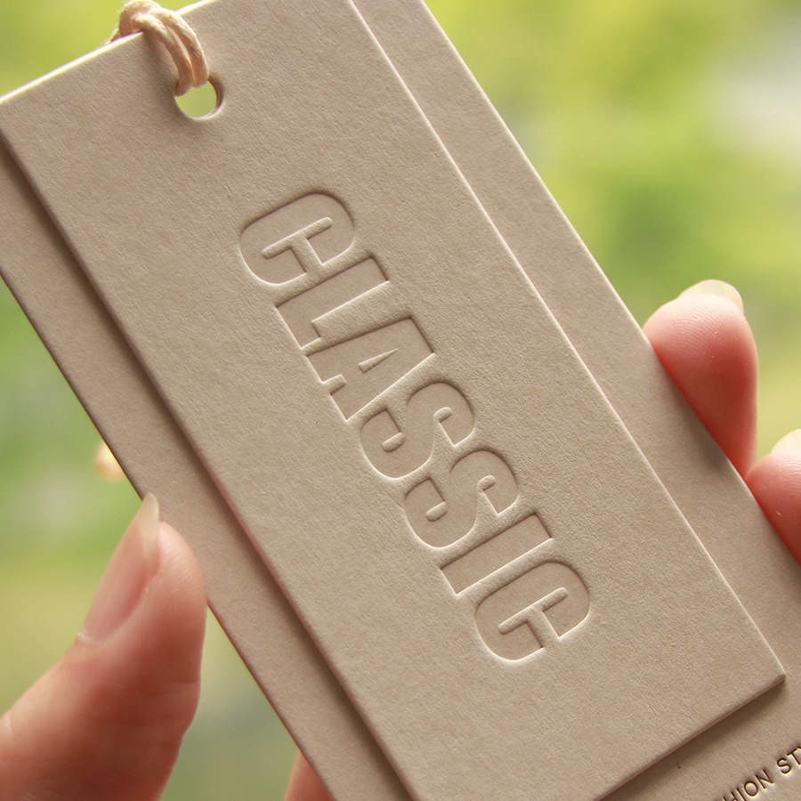 Бирки бумажные для одежды с логотипом и тиснением