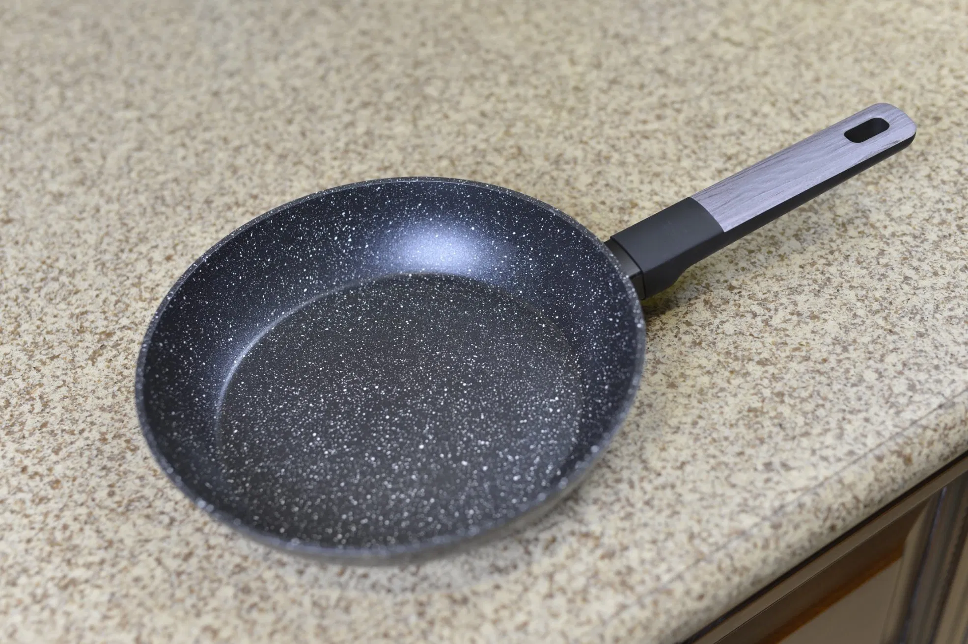 Easy to Clean Household Cookware Cooking Pans Nonstick Frying Pan