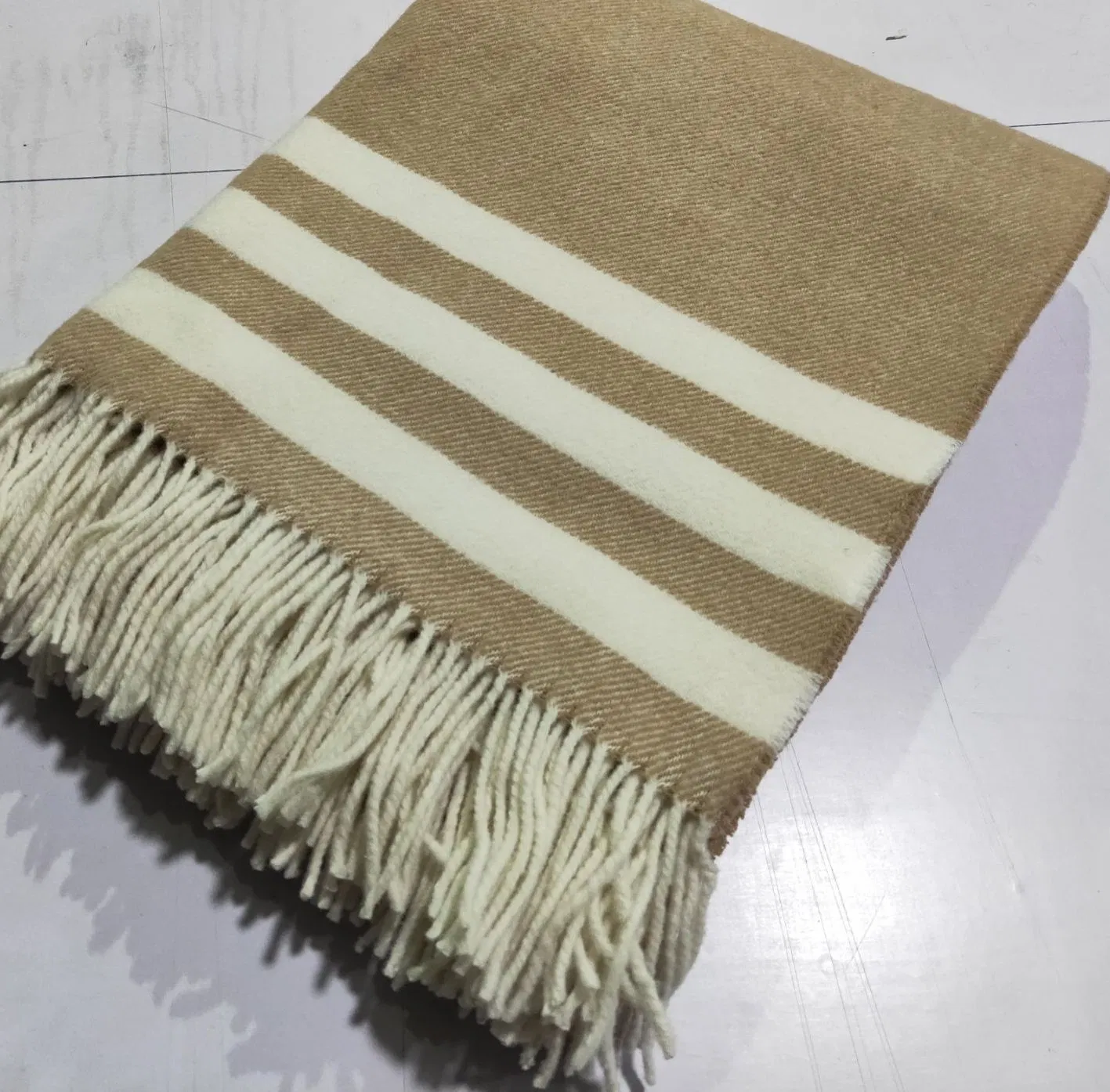 New Arrival Fashion & Warm Pure Wool Throw Blanket