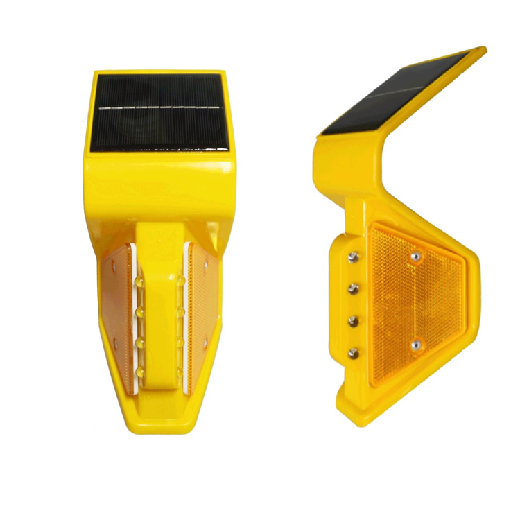 Customized Highway Guardrails LED Flashing Solar & Custom Road Traffic Signs