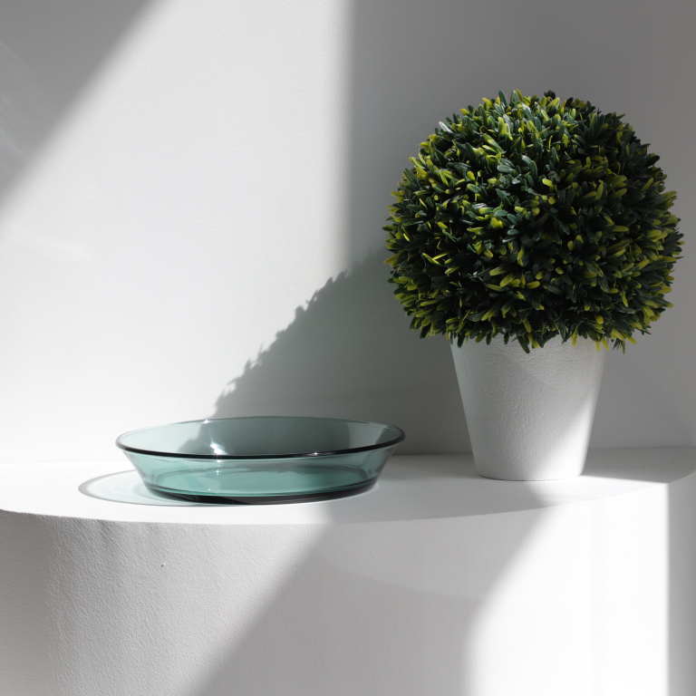 Wholesale Transparent Colored Green Blue Amber Grey Glass Plate Set with Soup Pot and Bowls for Wedding Microwave Oven Safety