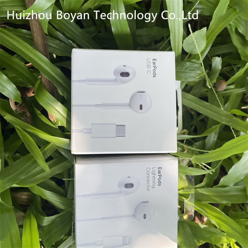 Наушники Earpods с разъемом Lightning