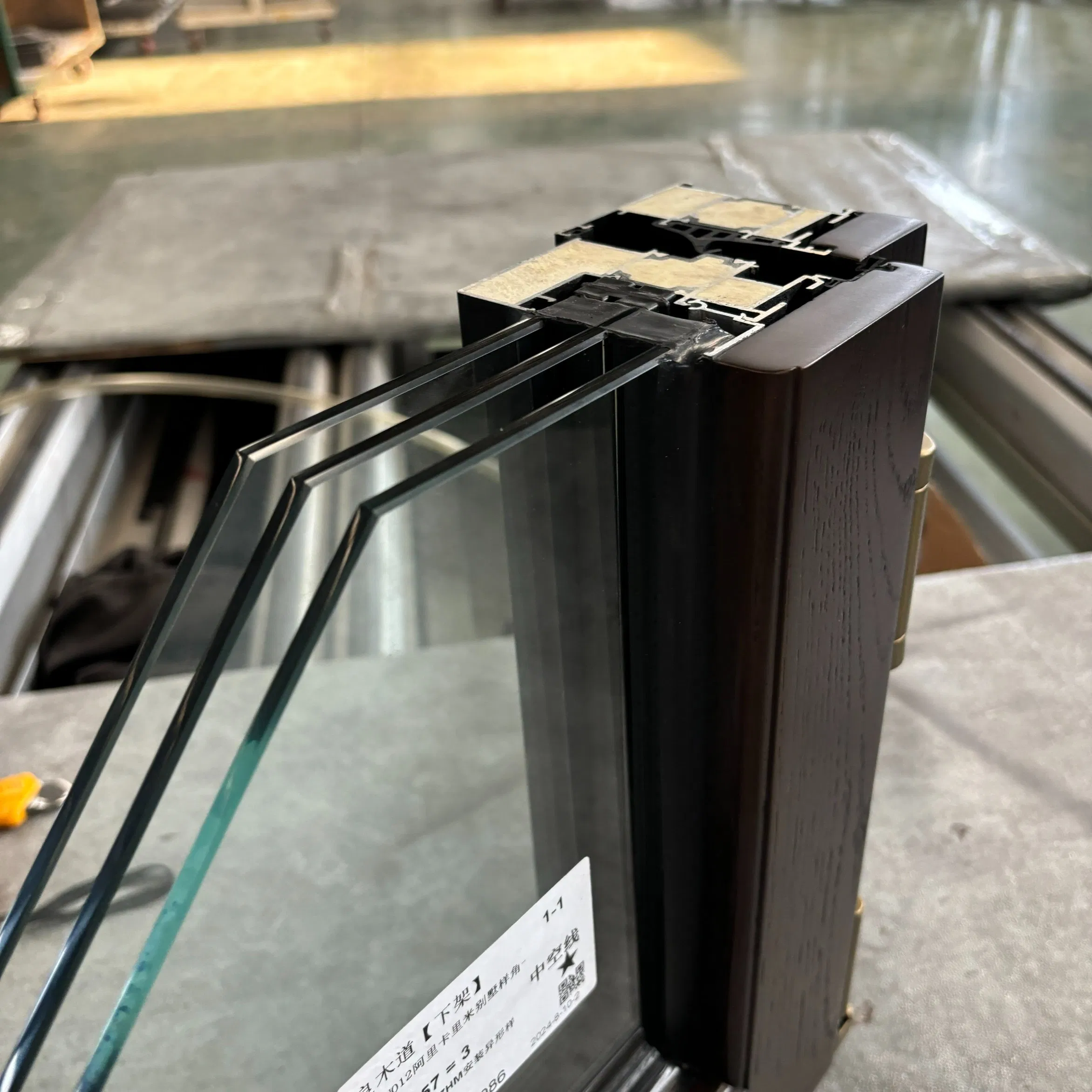 Leawod Design Wood Aluminum Composite Casement Window with Flyscreen for Home Hotel
