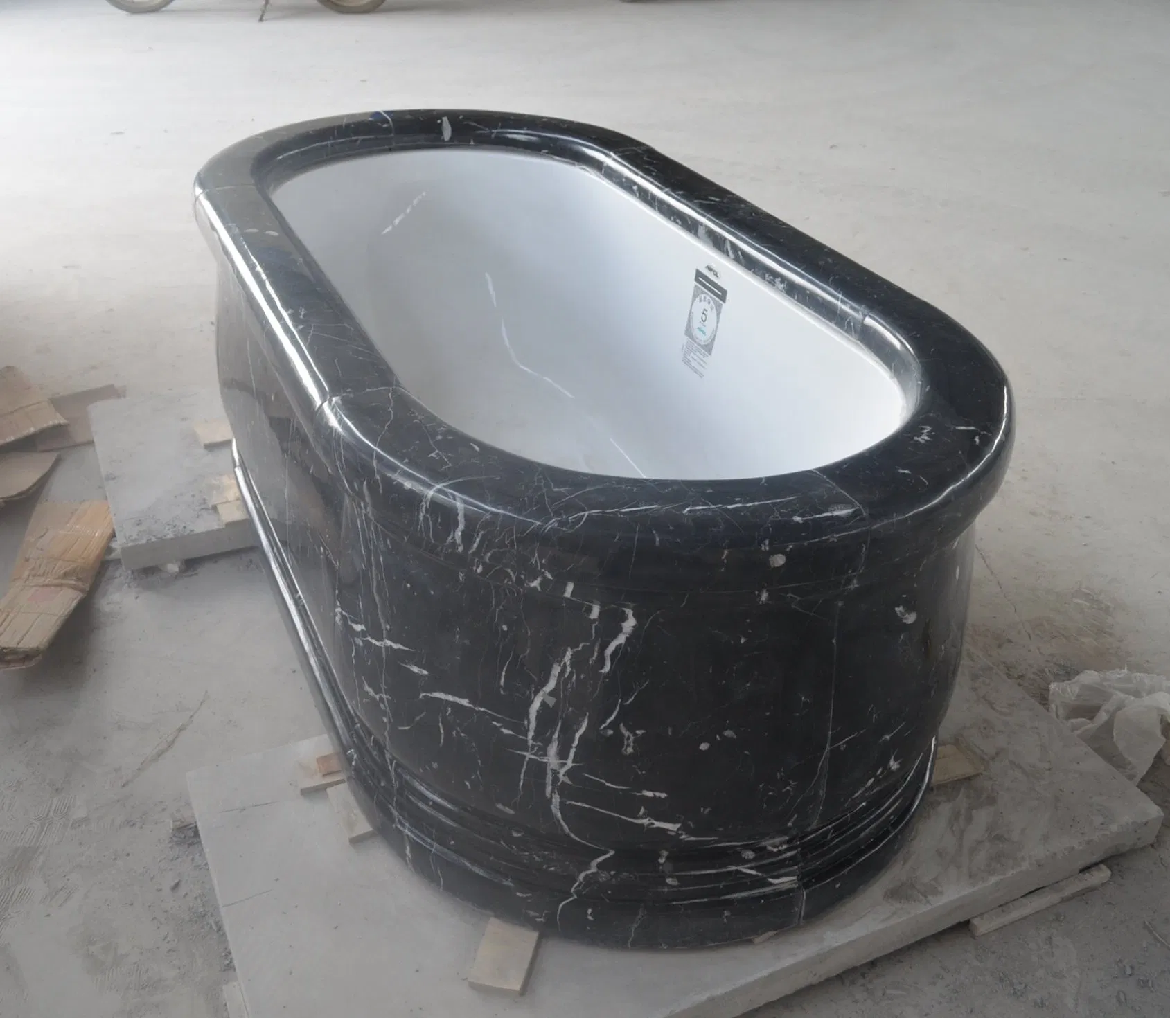 Мраморная ванна черно-белая эллипс SYBT-013