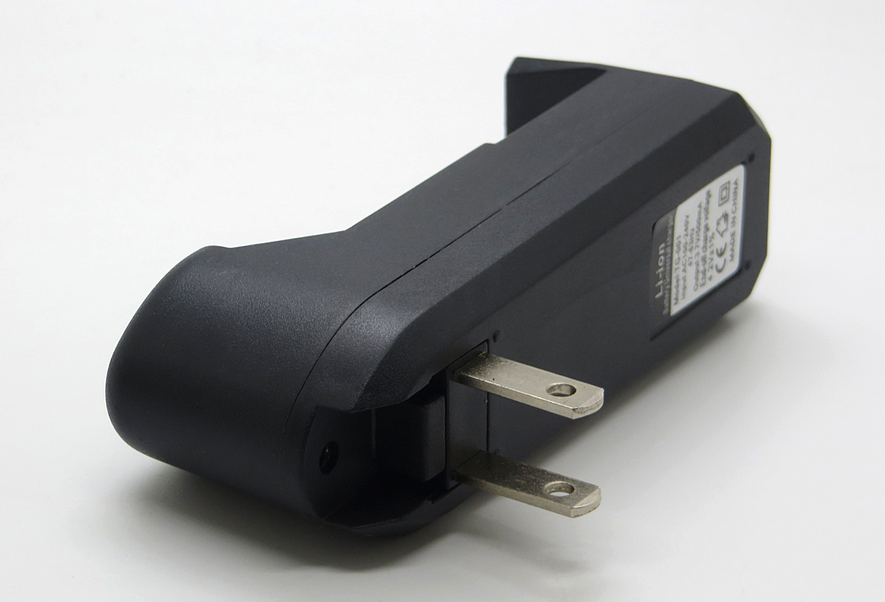 Single Slot Rechargeable Battery Charger for 3.7V 18650, 14500, 16340 Li-ion