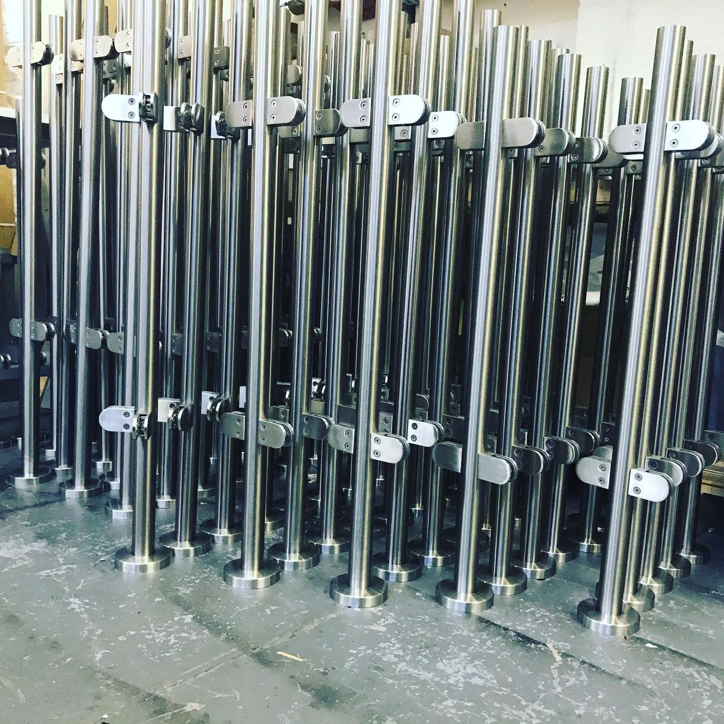 Modern Staircase Stainless Steel Frameless Toughened Glass Railings Handrails