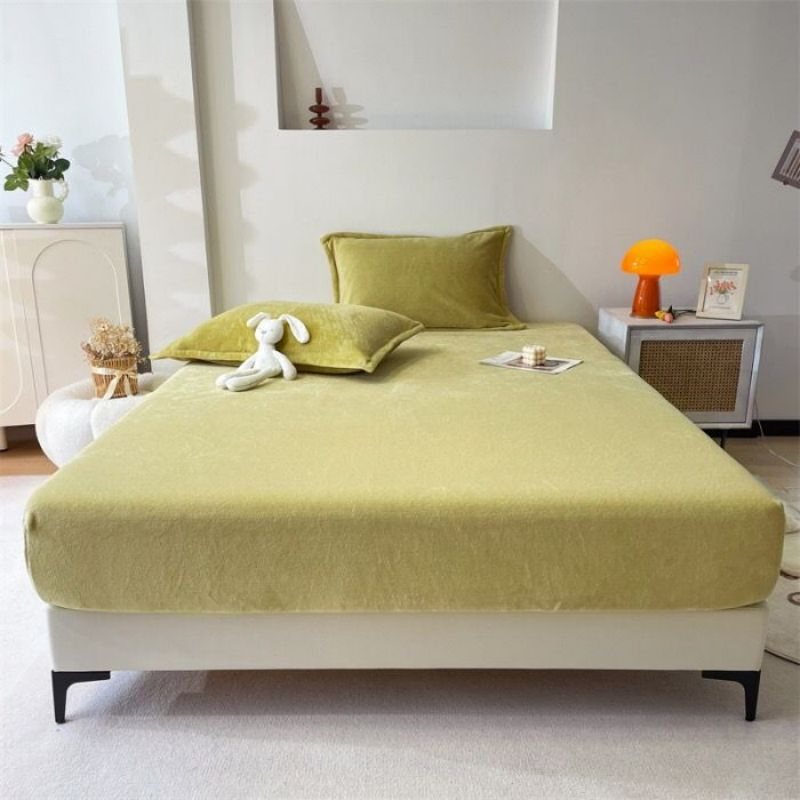 Customizable Solid Color Coverlets Printed Pillow Sham Pillowcases Purple Flat Sheet Sanding Velvet Bed Cover Home Textile Bed Sheets Bedding Supplier