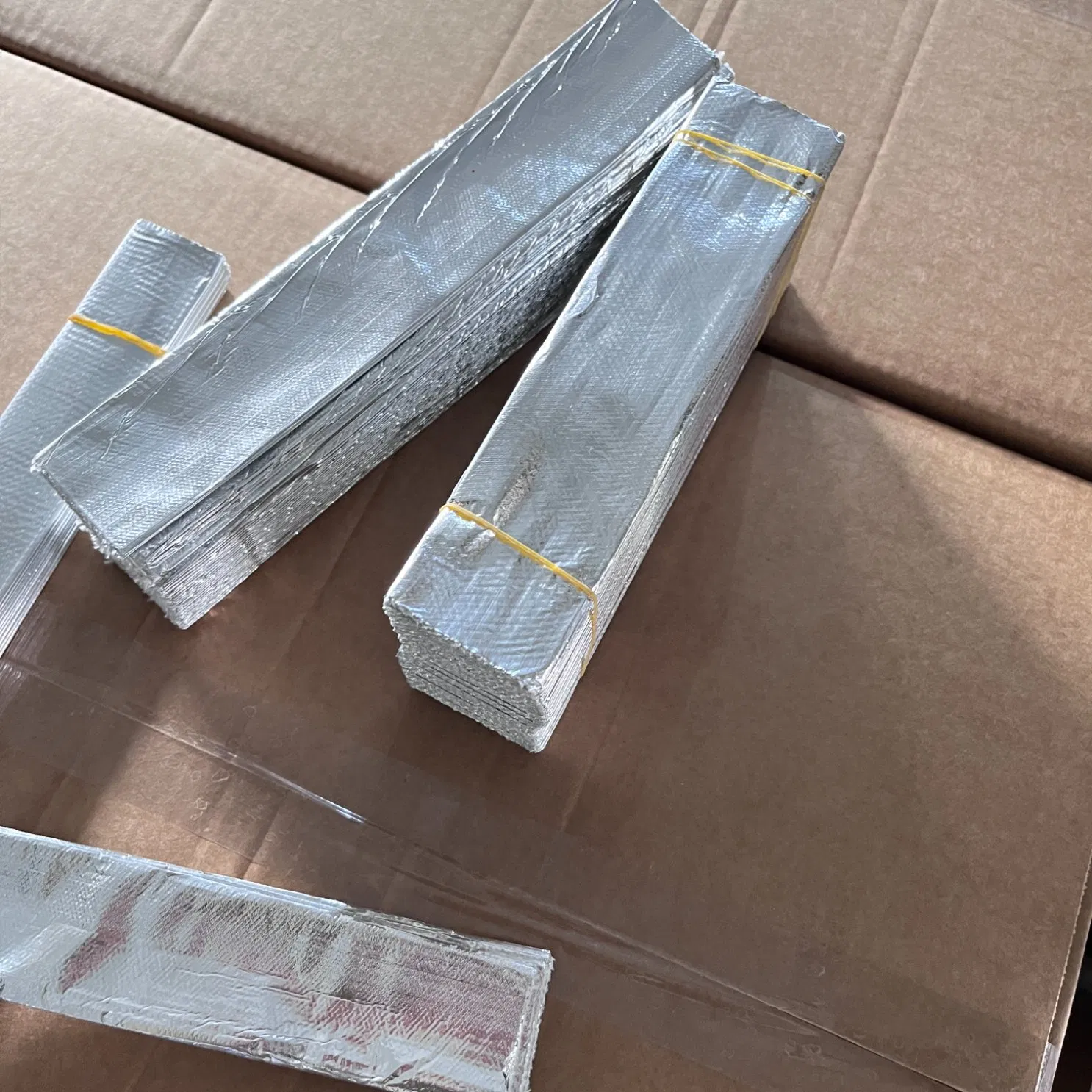 Self-Closing 5mm Aluminum Reflective Fiberglass Wire Harness Sleeving for Automotive Wire Harnesses