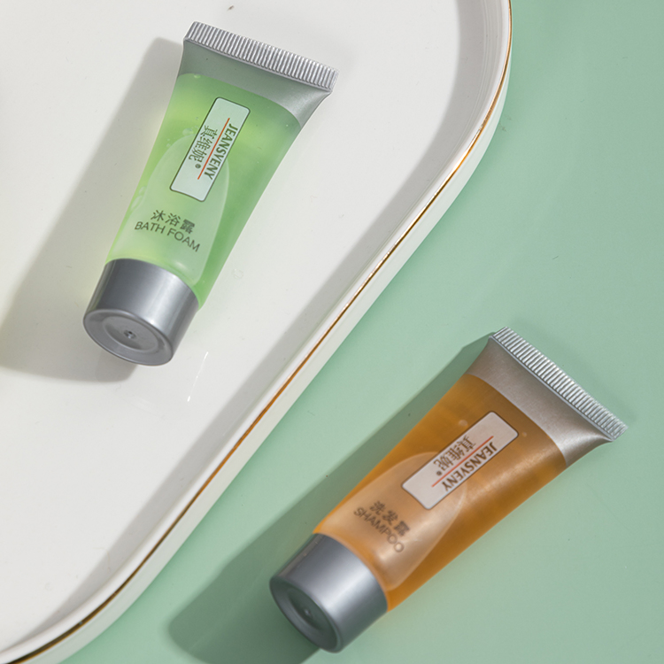 OEM/ODM Hotel Amenities Kit - Eco-Friendly Shower Gel, Hair Shampoo, Soap Bar for Ury Resorts