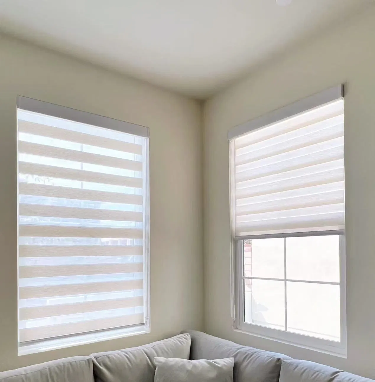 Motorized Wide Sun Shelter Smart Bracket Zebra Blinds Fabric