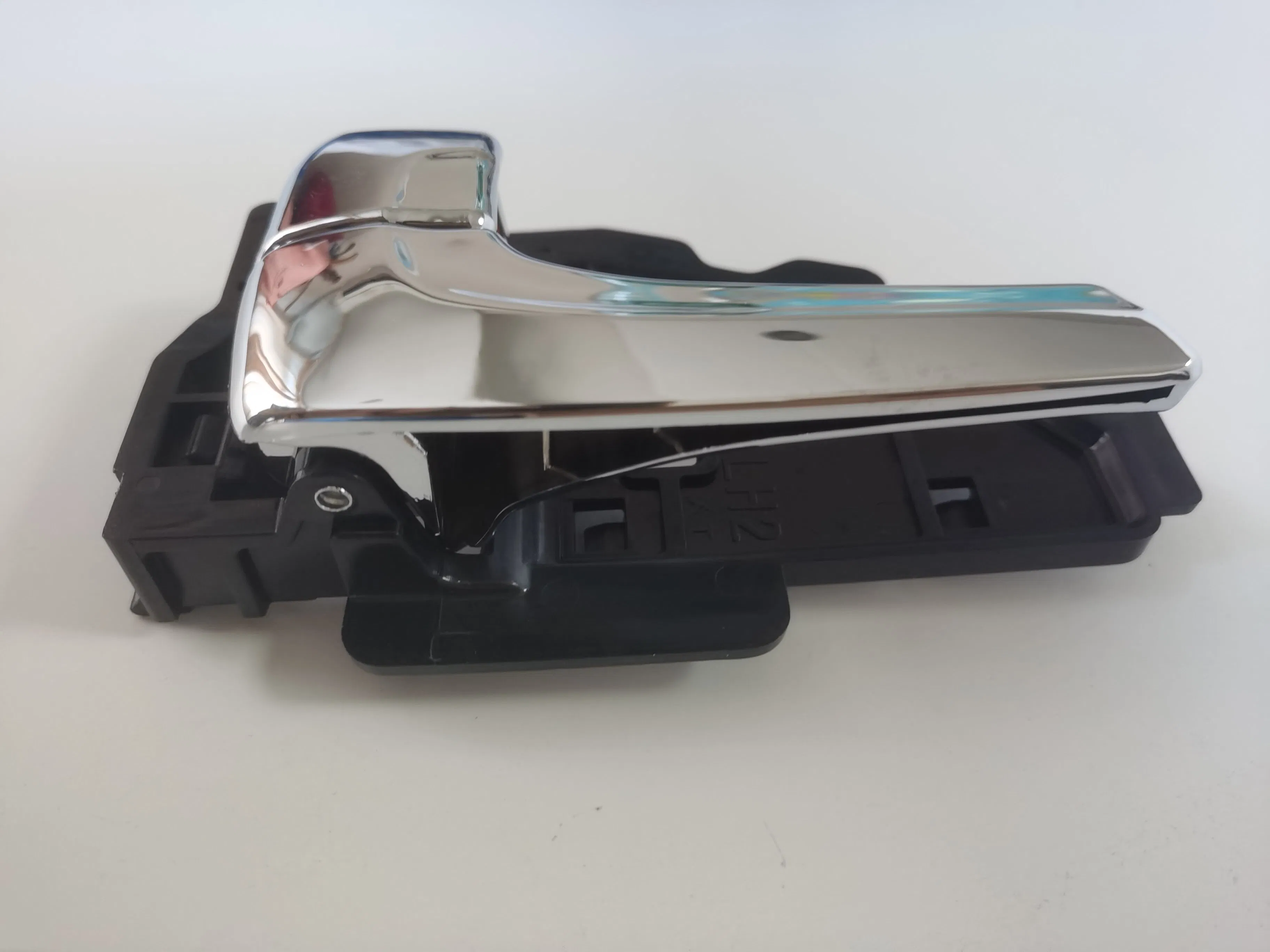 Внутренняя ручка двери для HYUNDAI TUCSON IX35 (82620-2S010)