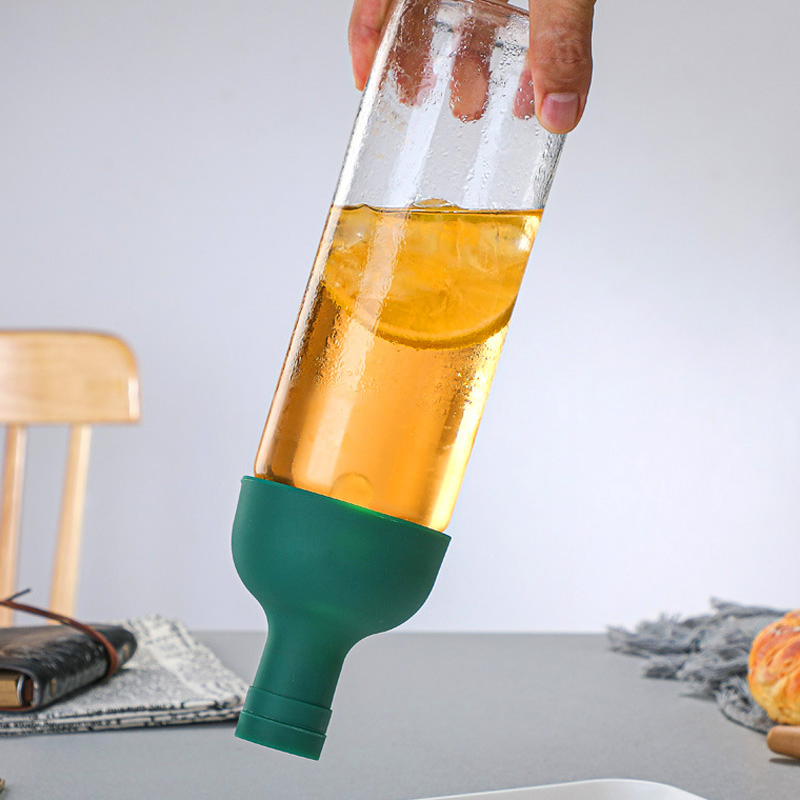 Portable Water Bottle with Silicone Lid and Filter for Cold Brew Coffee