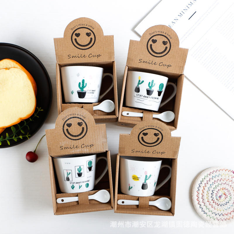 Керамическая кружка с логотипом и ложкой