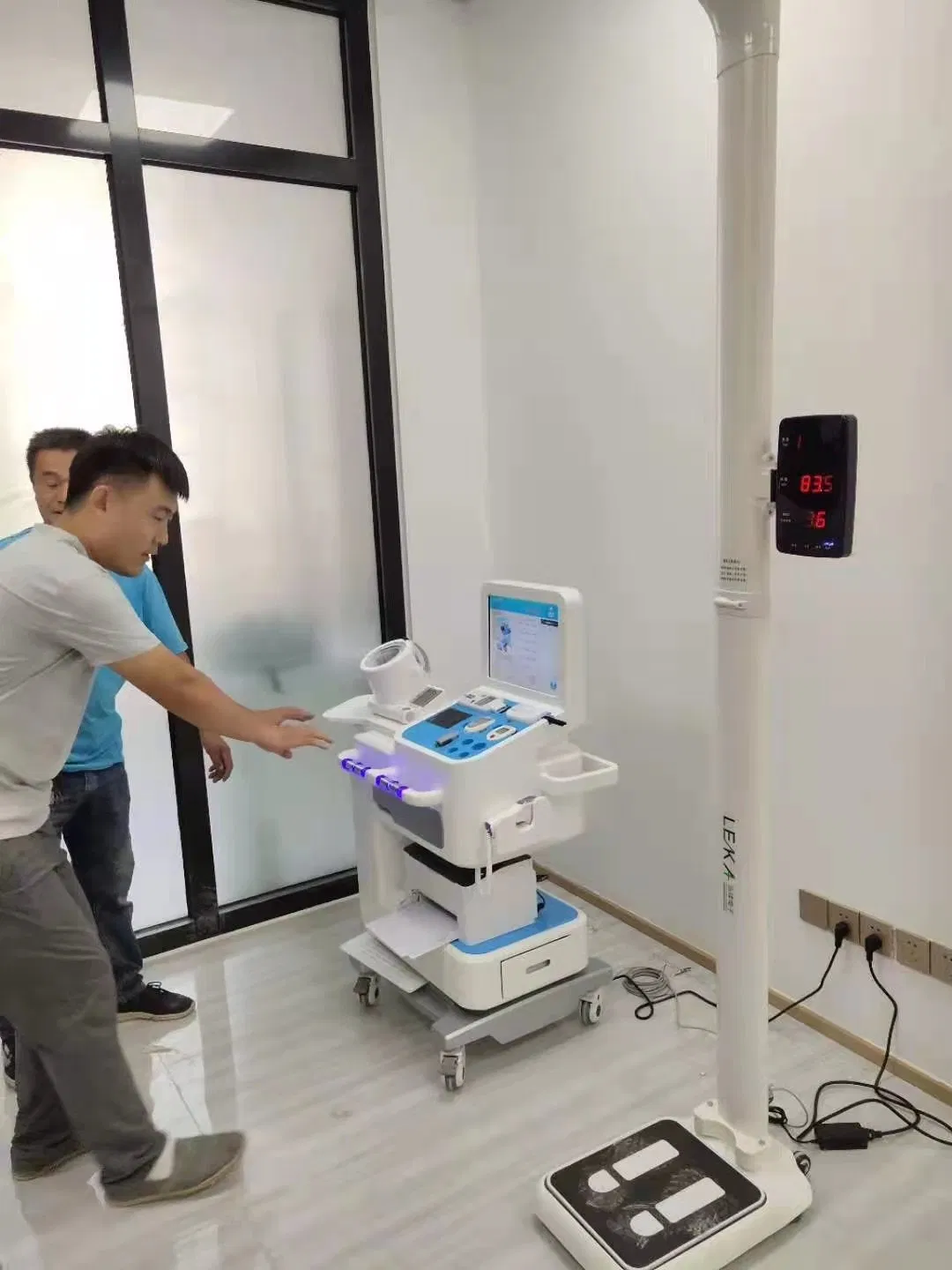 Medical Self Service Health Check up Kiosk for Body Fat Blood Pressure