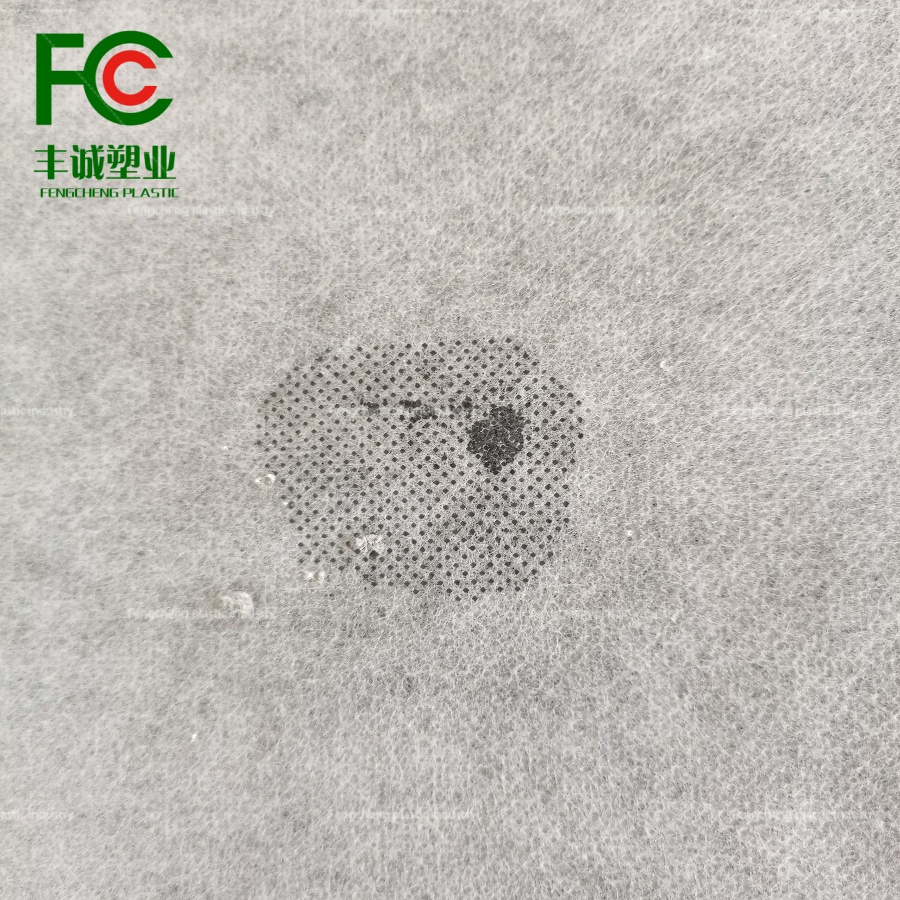 Versatile White Nonwoven Plant Cover for All Seasons