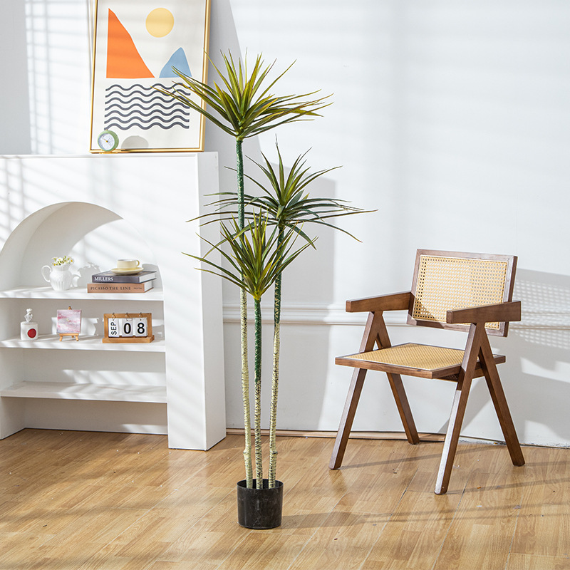 Растение банановое искусственное большое в горшке