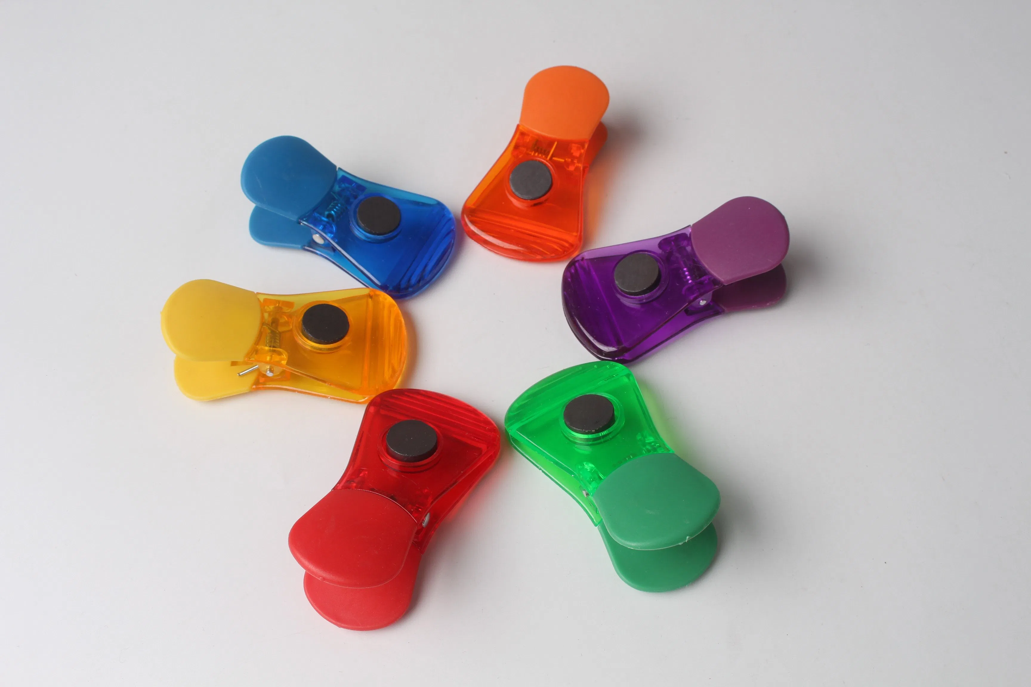 Multi-Function Color Plastic Transparent Kitchen Refrigerator Magnet Office Clip