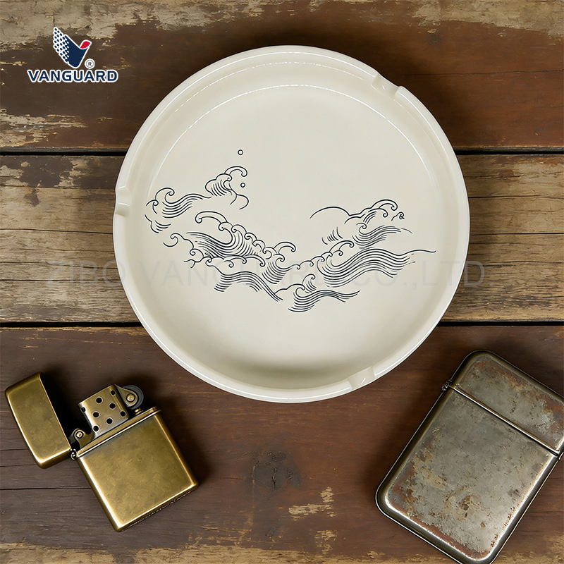 Daily Use Outdoor Indoor Round Ceramic Cigarette Ashtray with Design