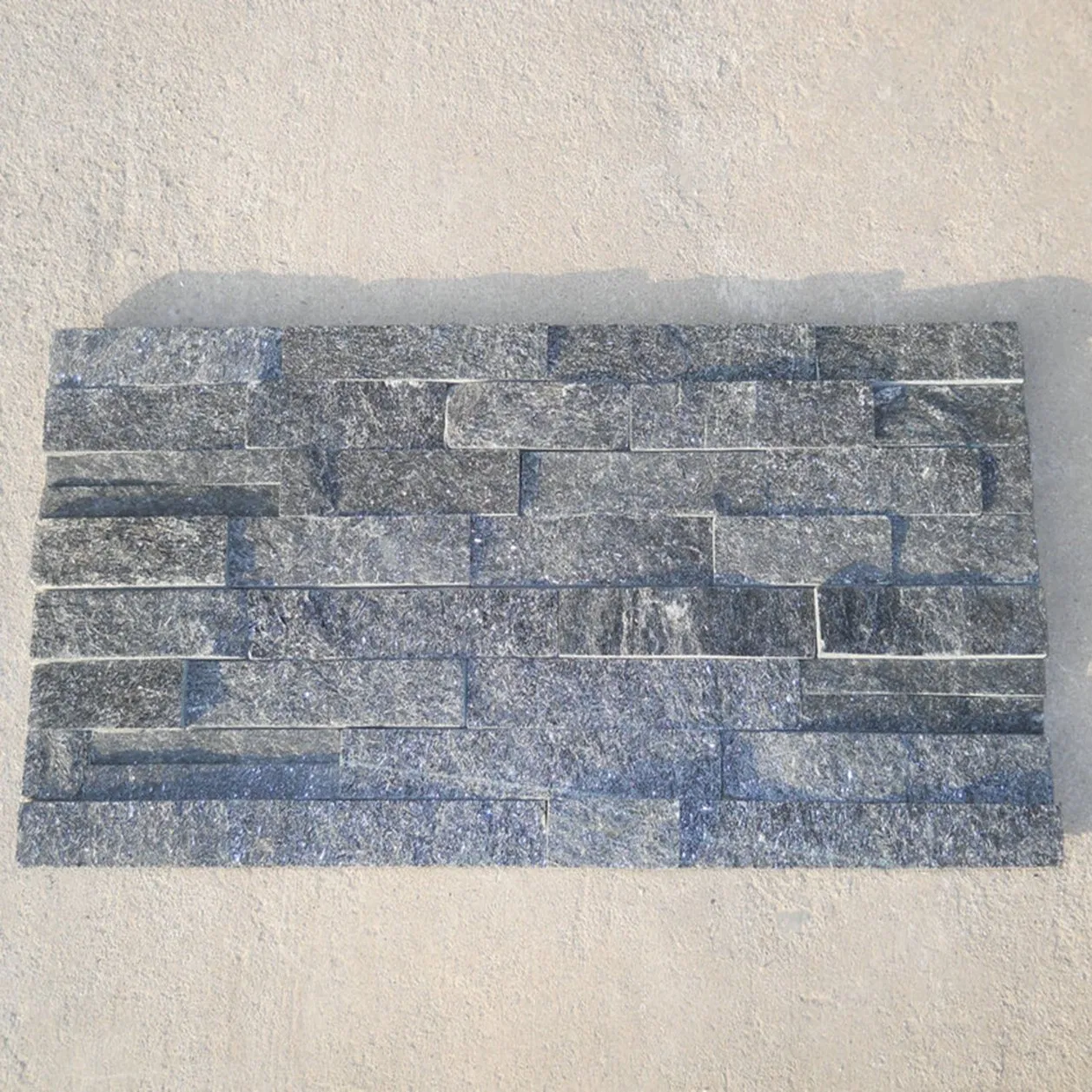 Wholesale Z Type Black Grey Quartize Stacked Stone Cultured Stone on House