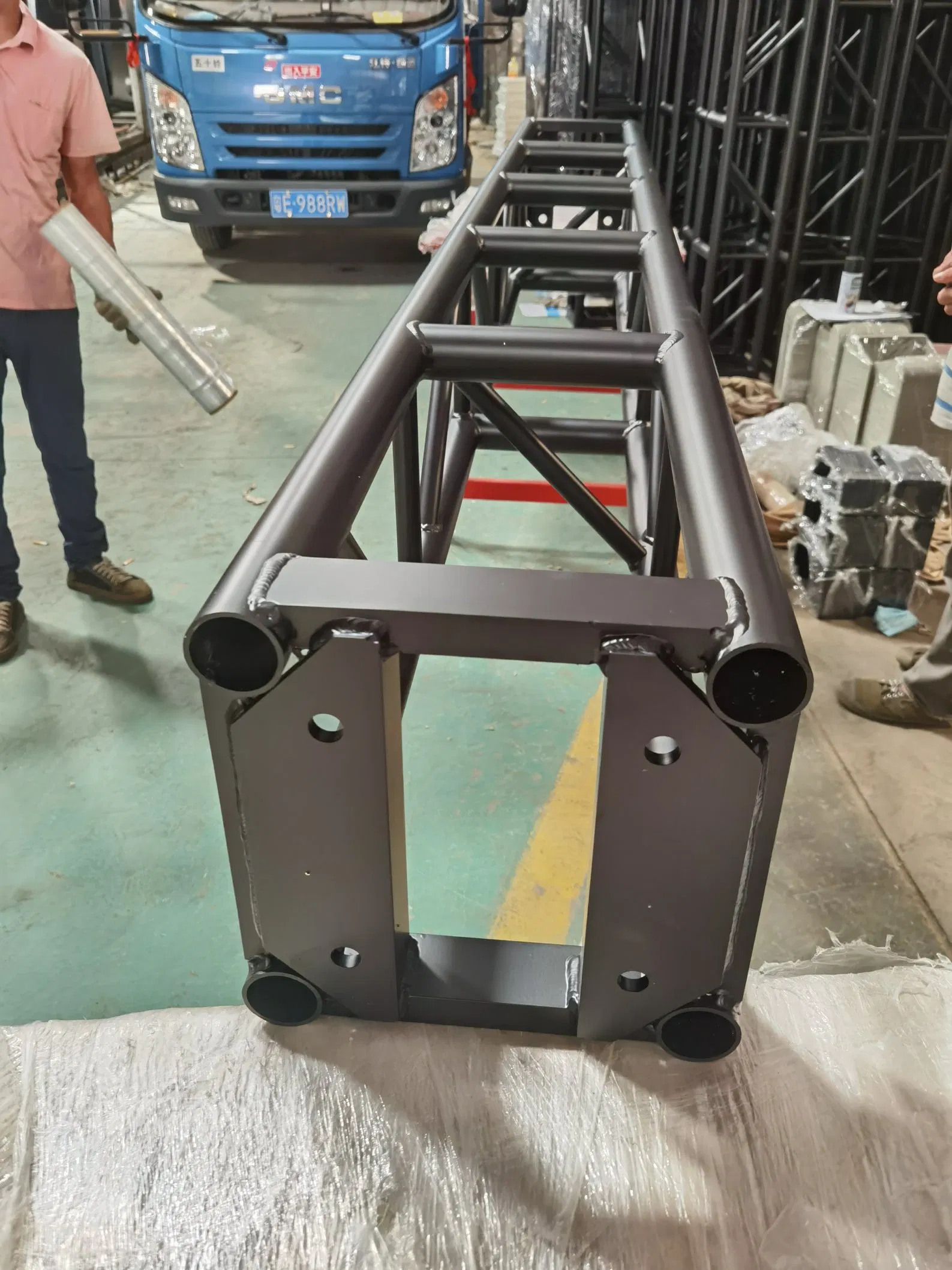 Portable Aluminum Stage Truss for LED Lights and Obstacles.