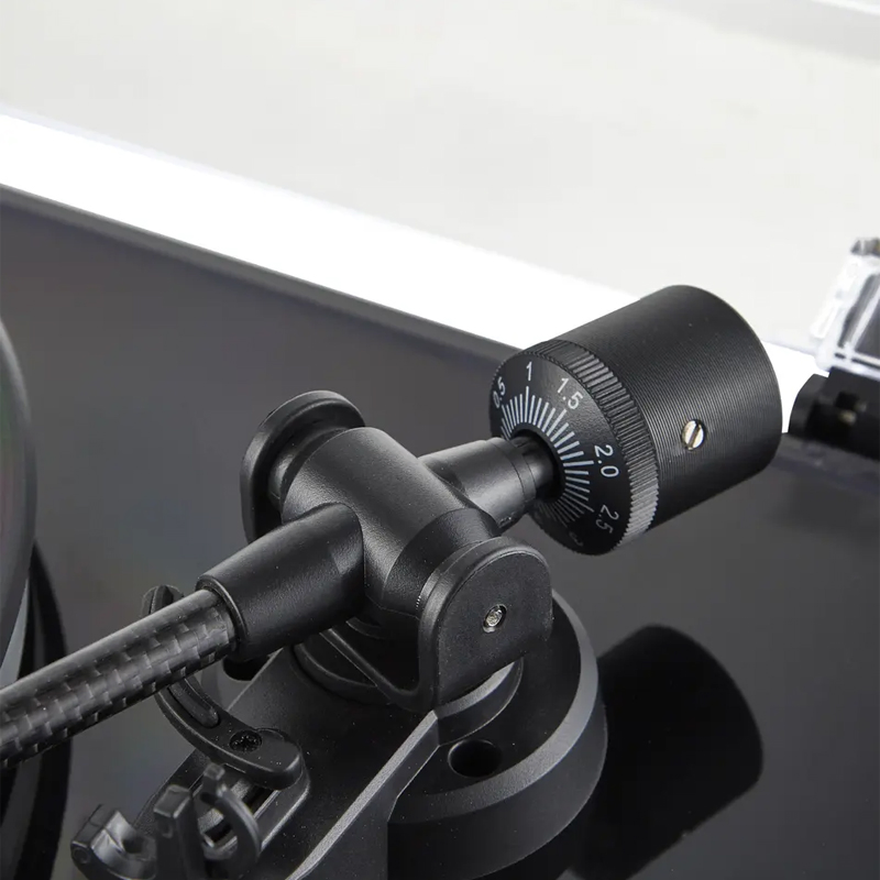 Антикварный граммофон с современным механизмом