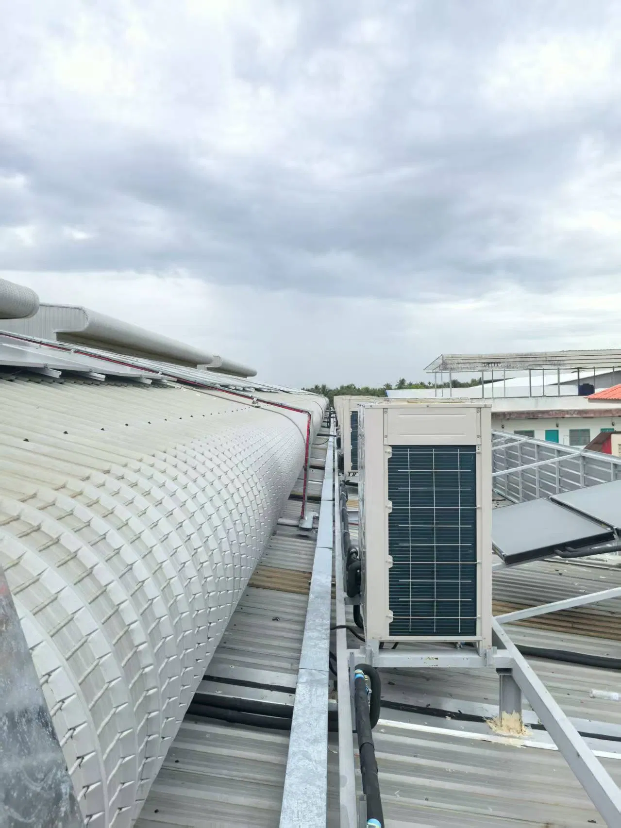 Солнечный кондиционер 18000 BTU для дома с аккумулятором