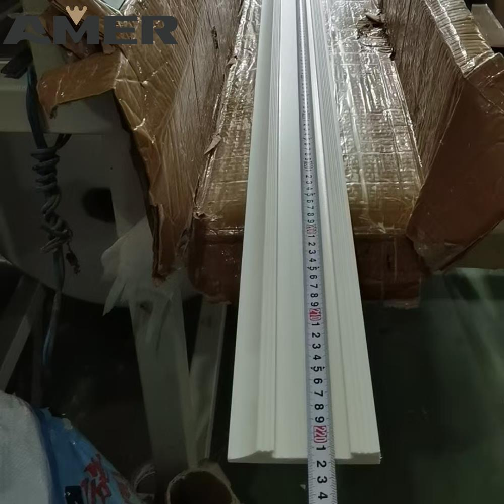 White Primed Flooring Molding Baseboard Skirting Board