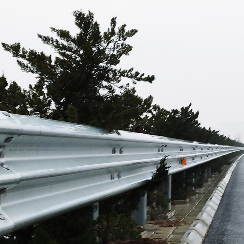 Road Safety Drains Highway Road Diversion Steel Hot DIP Galvanized W Beam Three Beam Highway Traffic Crash Barrier Guardrail