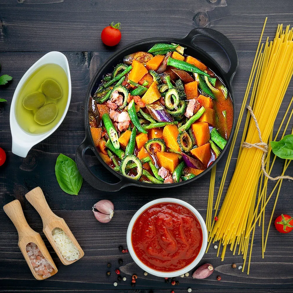 Чугунный вок с плоским дном и ручками