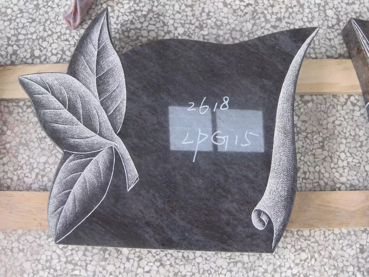 Customized Size Ruby Red Granite Carving Headstone Columnbarium, Slant Beveled Shape Markers Hand Carving, Machine Carving Memorial Monument