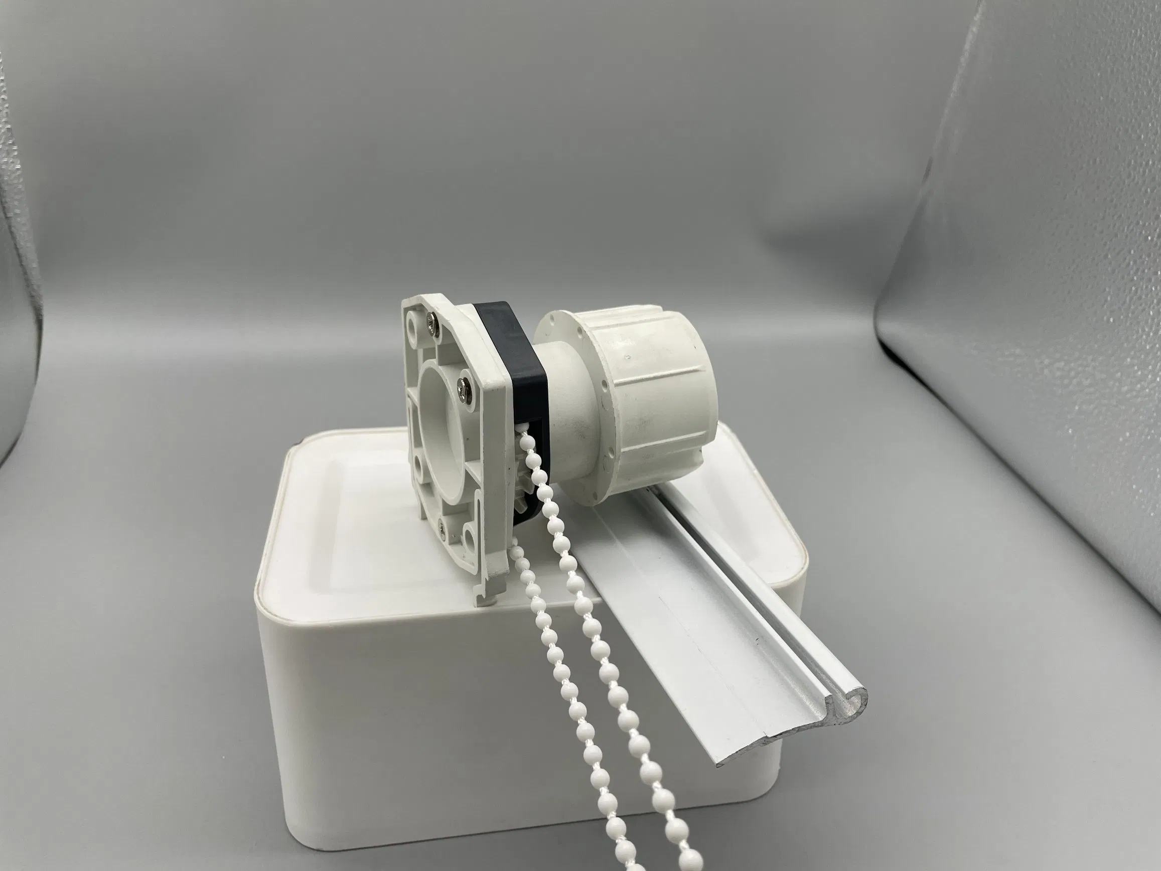 Chain Control	Windproof Roller Blind Exterior Decorative for Privacy for Security Roller Blind 	Adjustable Shades Automatic Adjustable Shades for Security