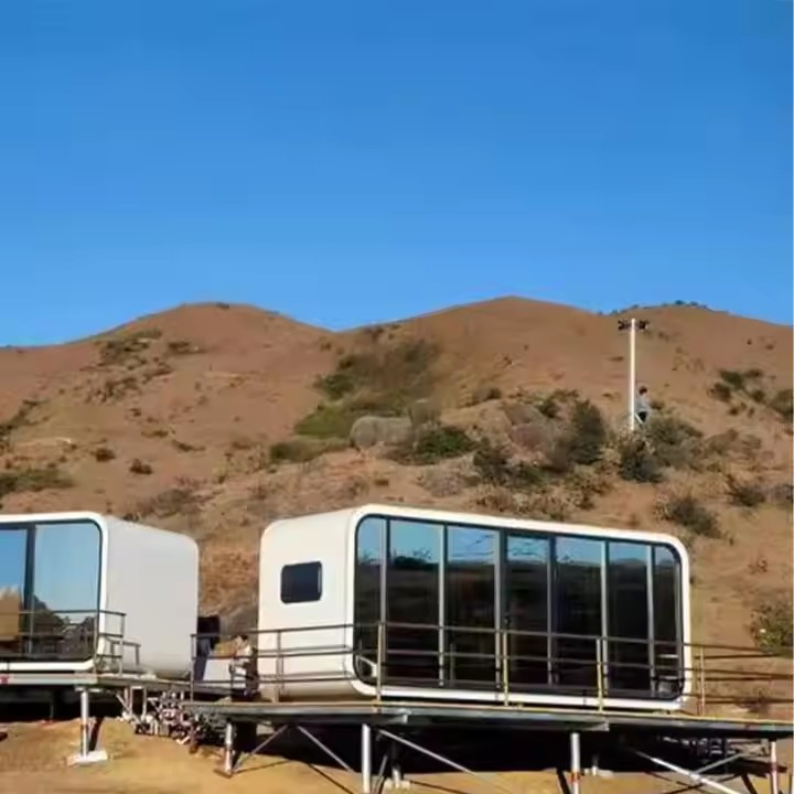 Prefabricated Apple Cabin 20 FT 40 FT Customized Luxury Decoration for Hotel Use and Resort