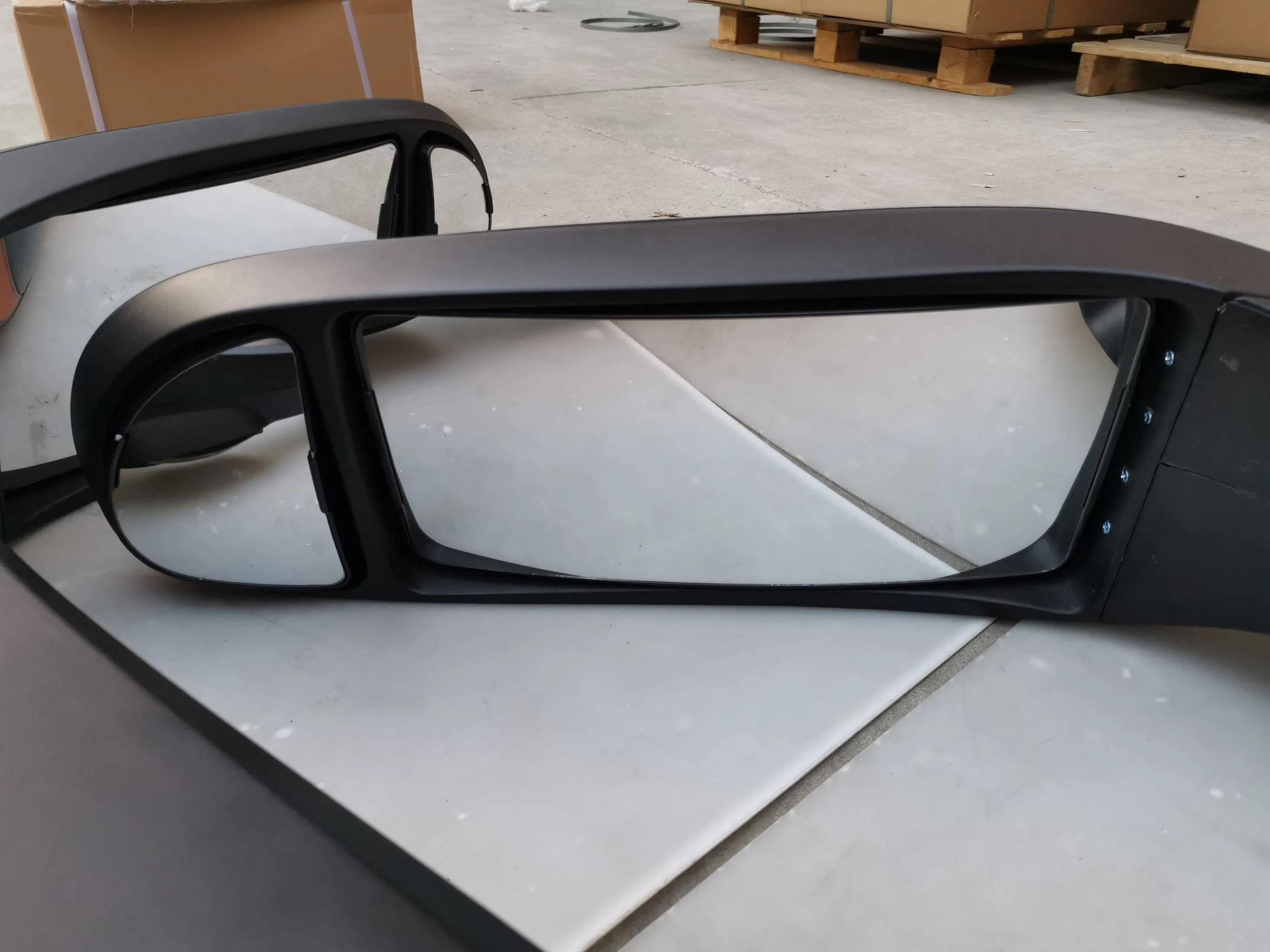 Зеркало боковое заднего вида Laksana для автобусов