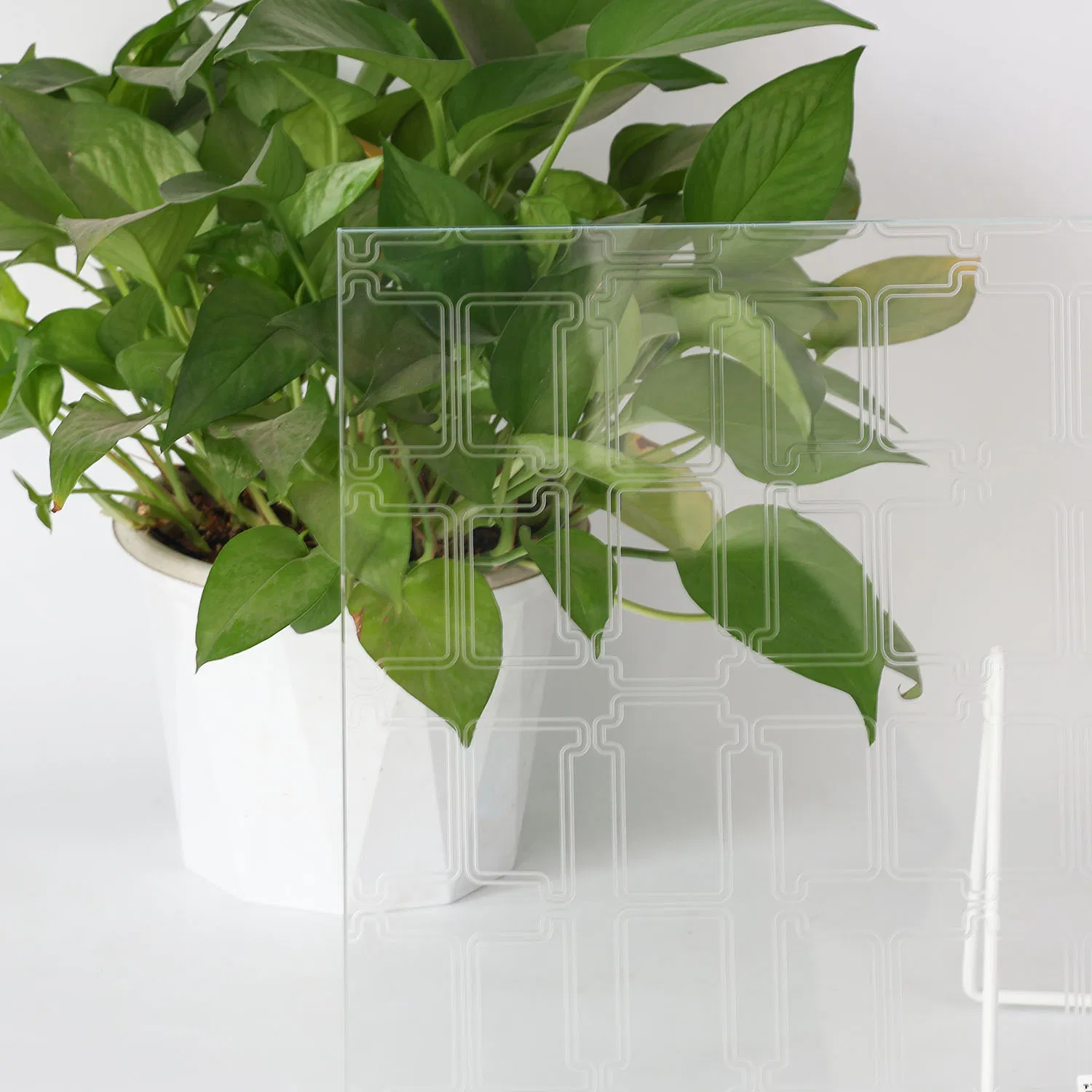 Elegant Matte Surface Glass for Trendy Furniture Glass Options