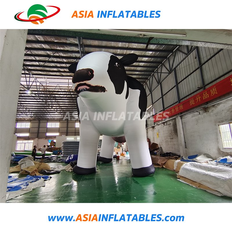 Customized Cartoon Farm Milk Cow Inflatable Advertising Cow for Decoration