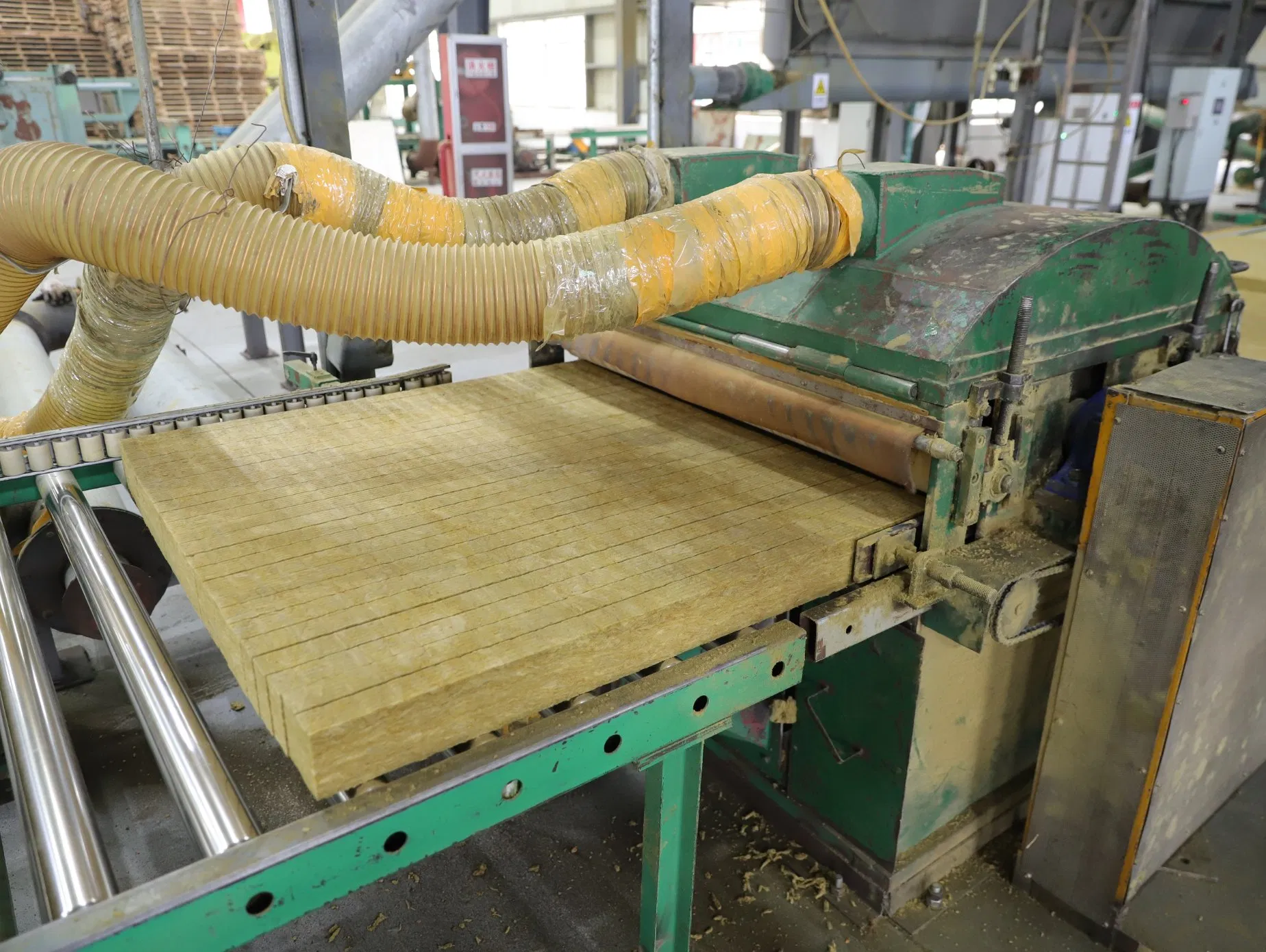 Fire Resistant Rock Wool Insulation Board for Wall Thermal Protection