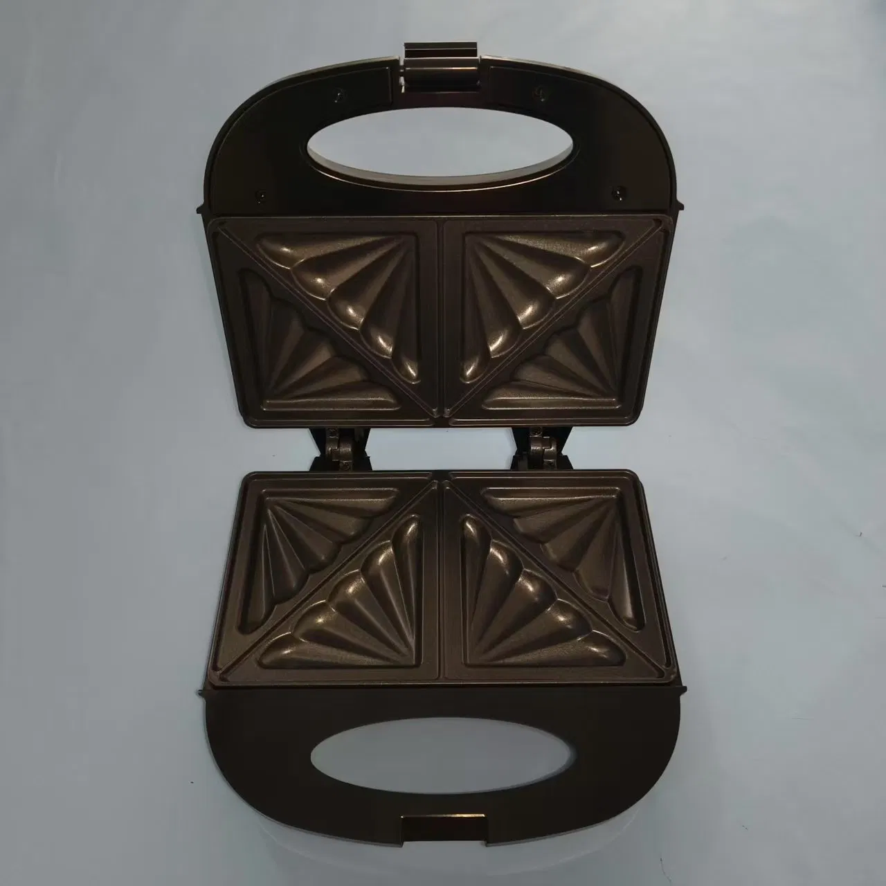 Portable and Easy-to-Use Sandwich Maker for Quick Breakfasts