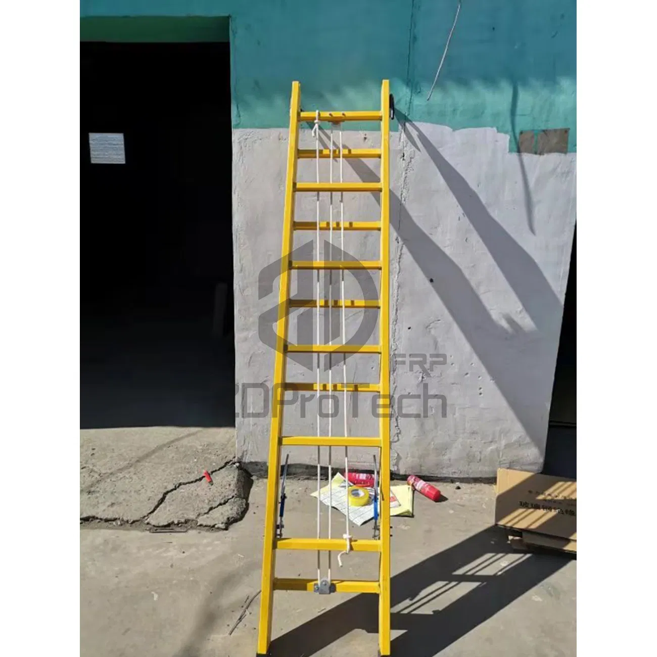 High Strength Light Weight FRP GRP Fiberglass Extension Insulating Folding Step Ladder