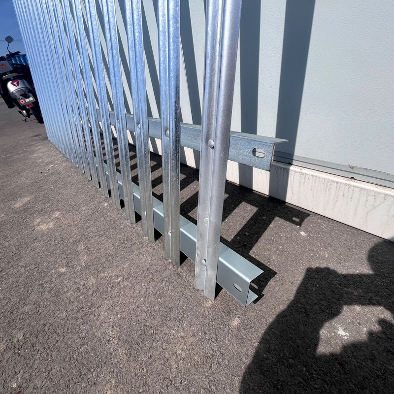 Hot Dipped Galvanized Steel Palisade Fencing for Papua New Guinea