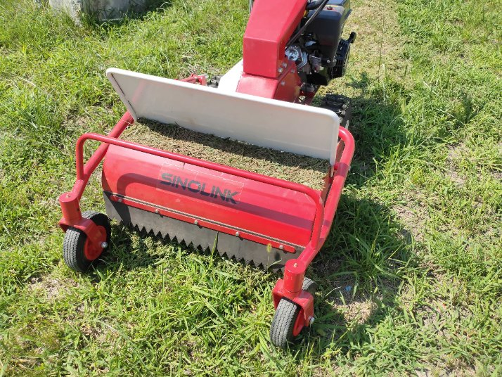 Large Crawler Lawn Mower Is Suitable for Gardens, Lawns, Parks, Farms, etc.