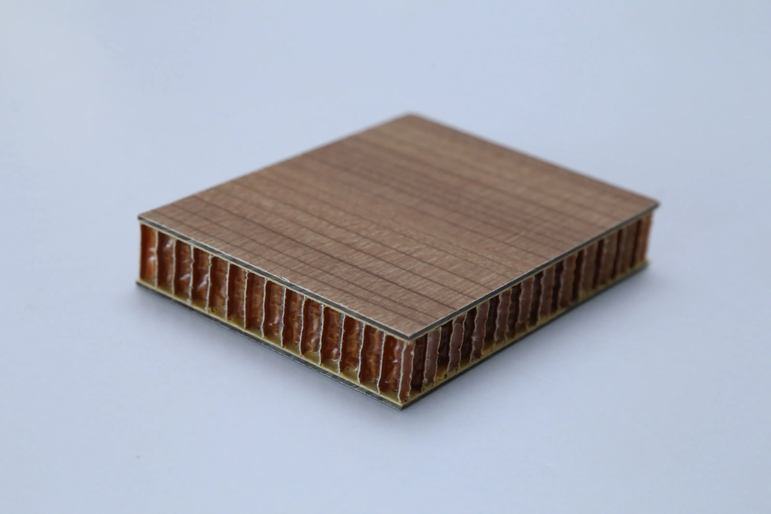 Алюминиевая сотовая панель для отделки вагонов