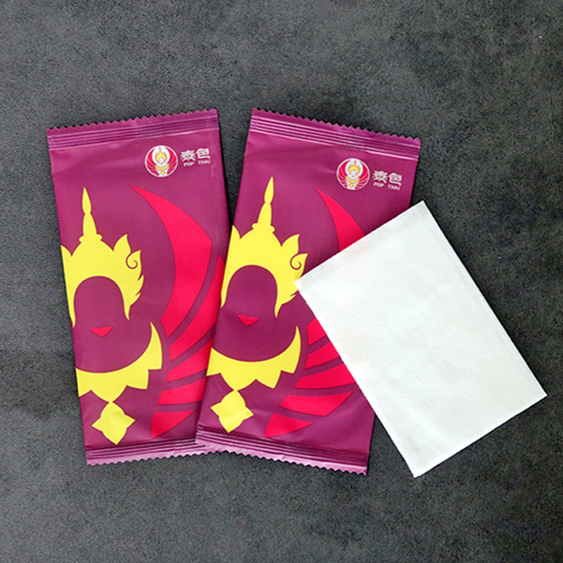 Custom Printed Disposable Pocket Cleaning Wet Wipes Individual Packaging Nonwoven Fabric Water Cleansing Wet Wipe with Logo