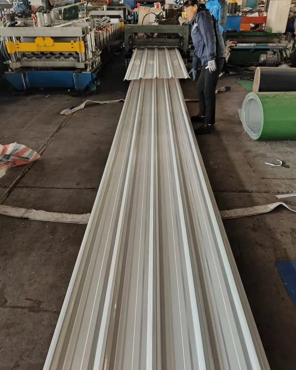 Type 900 Anti-Corrosion and Rust-Proof Color Steel Plate, Used for Walls, Roofs