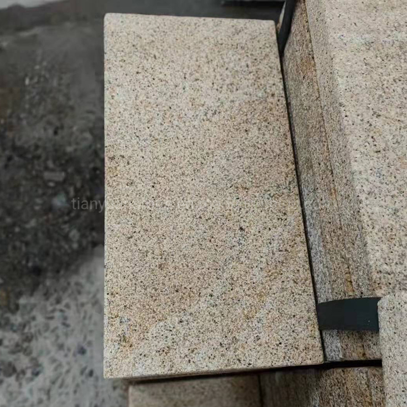 China Yellow G682 Sunset Rust Gold Granite Wall Tiles in Flamed Surface