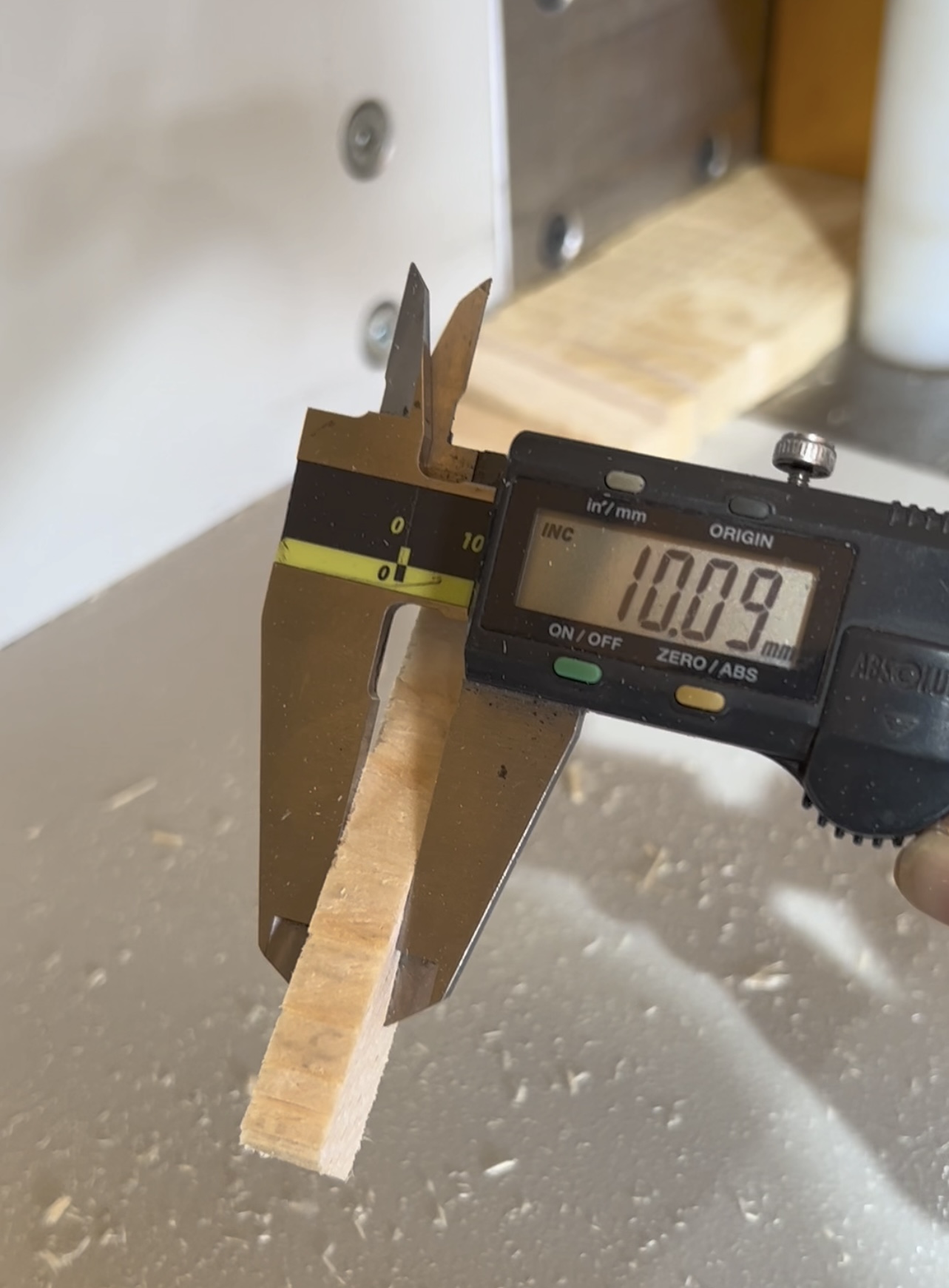 Циркулярная пила по дереву высокоточная промышленная